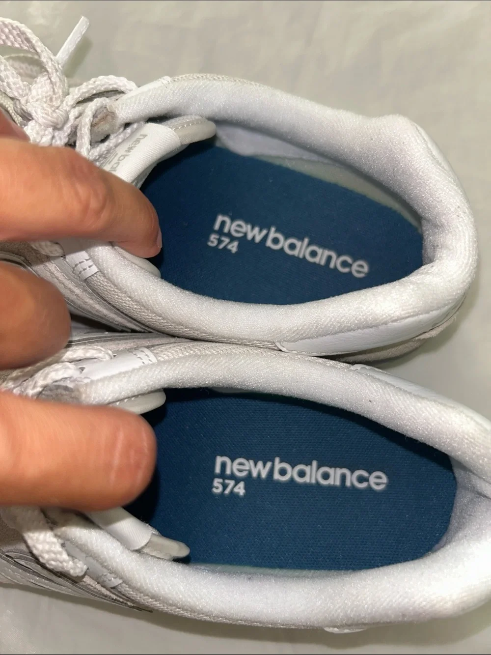 LIKE NEW Men's New Balance Classic 574 Suede Mesh Retro Sneakers